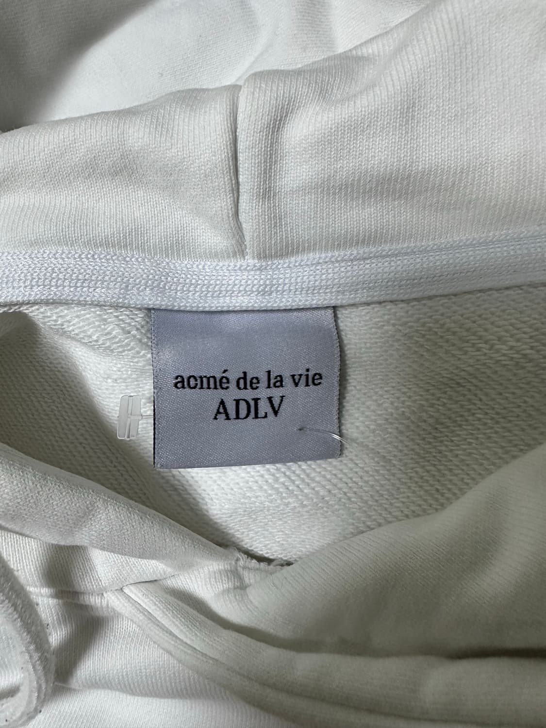 아크메드라비 흰색 후드티 프린팅 상품이미지3