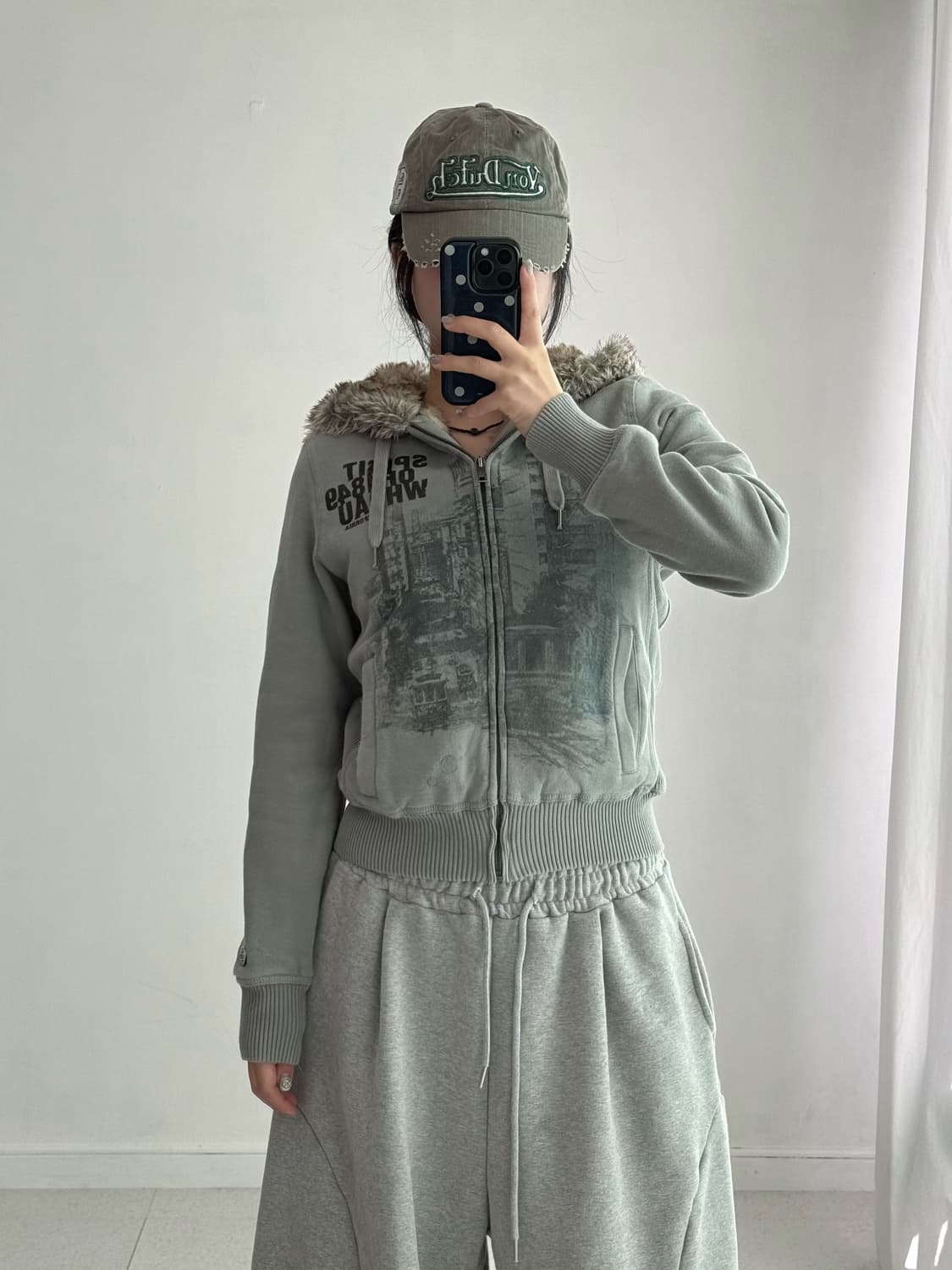 후아유 울프죠 후드집업 상품이미지2