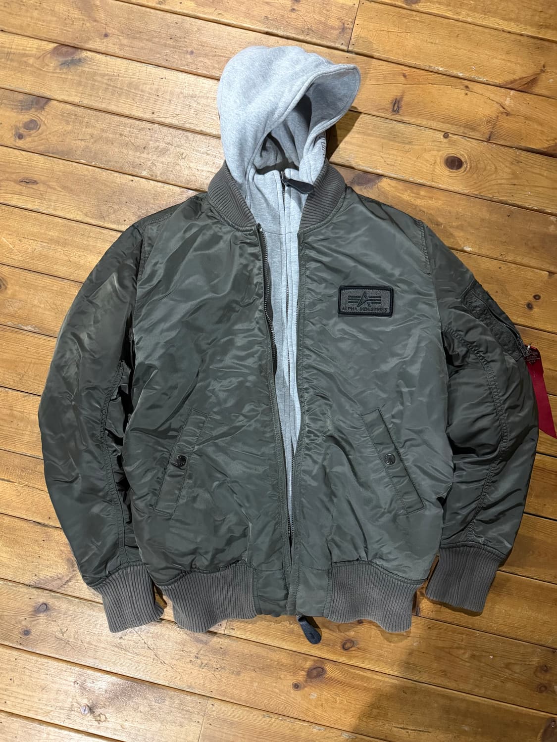 알파인더스트리 ma-1 후드봄버 상품이미지2