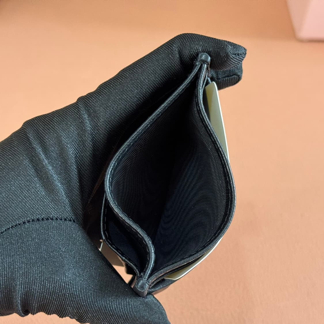 미우 미우 마테라쎄 나파 가죽 카드 홀더 블랙 상품이미지6