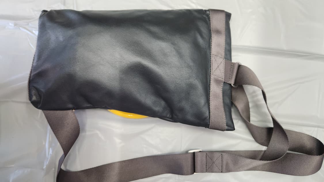 만다리나덕 Mandarina Duck 디그레이맨 가죽 슬링백 상품이미지3