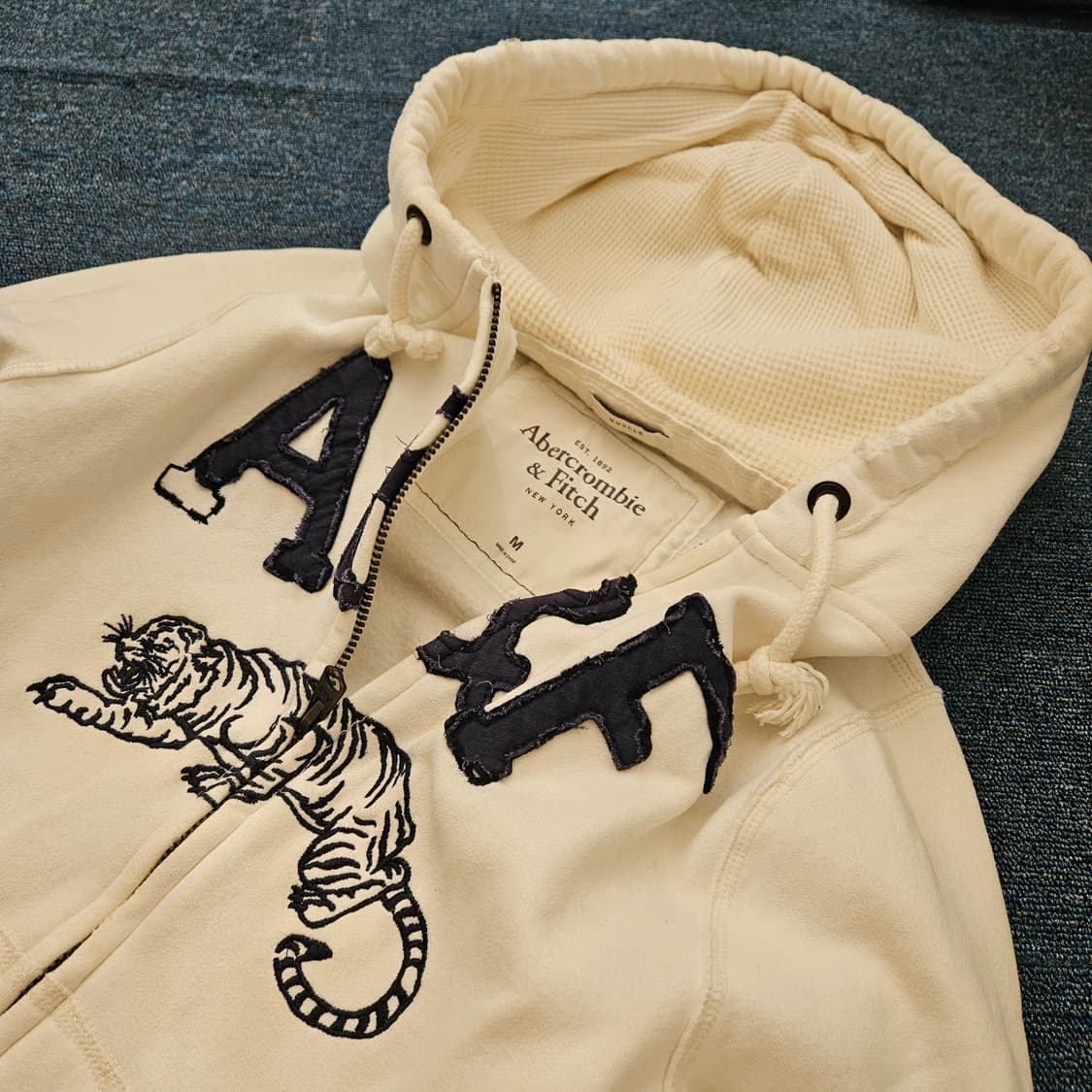 아베크롬비 호랑이 M 상품이미지3