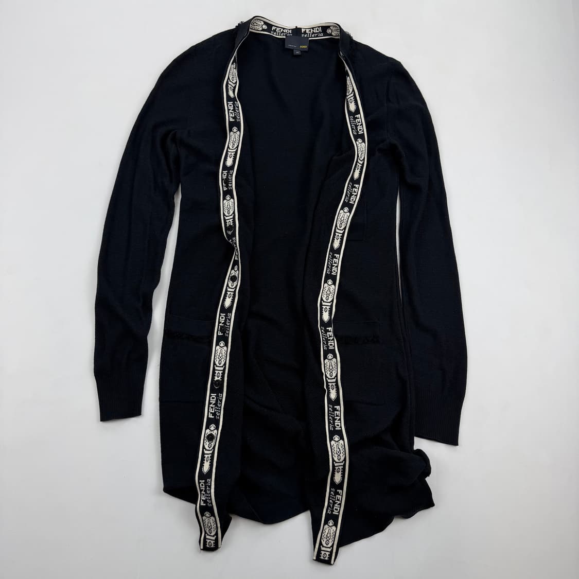 펜디 selleria 테이핑 패턴 니트 가디건 상품이미지2