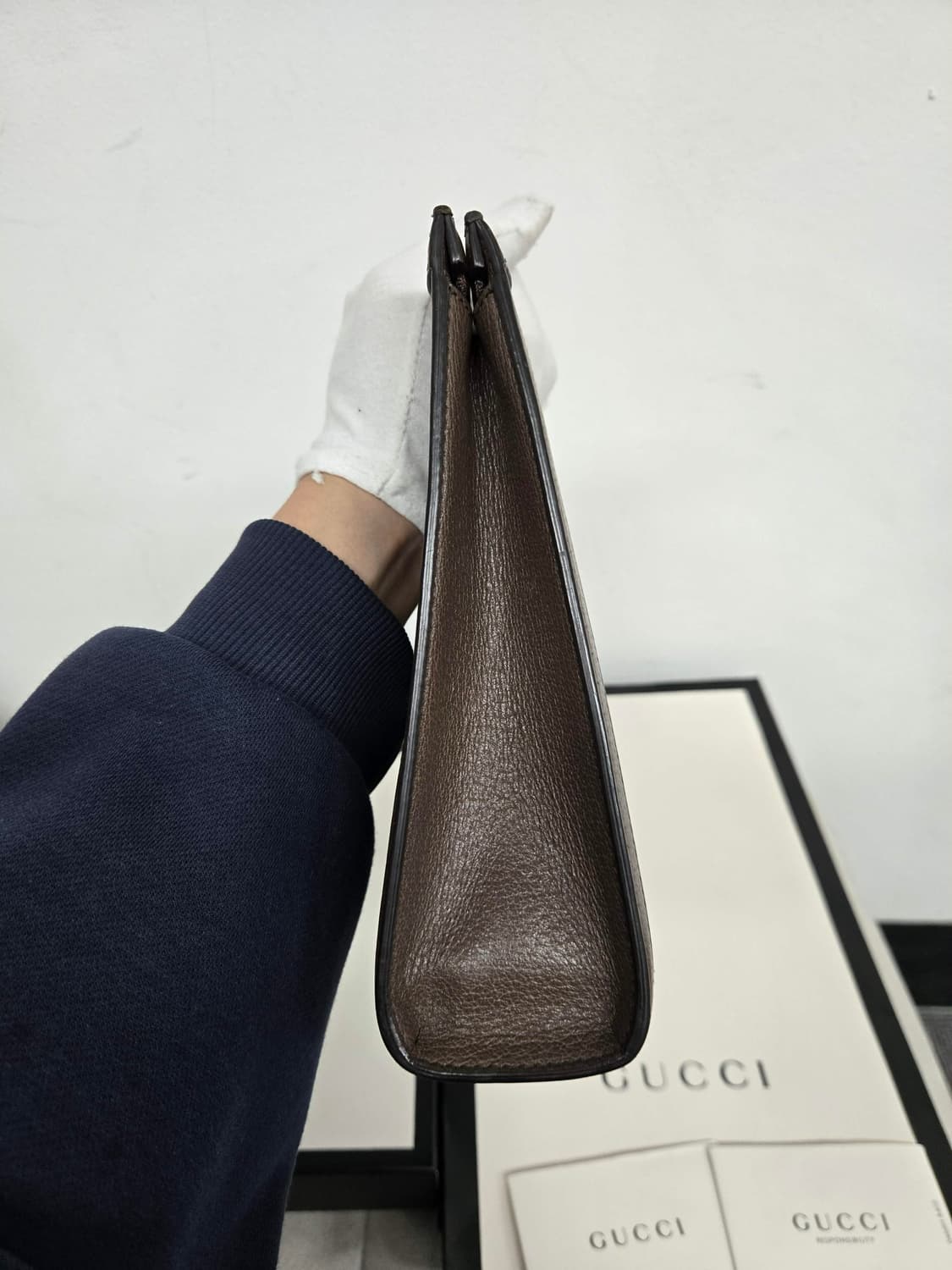 [보증서 정품] 구찌 시그니처 삼선 클러치백 상품이미지3