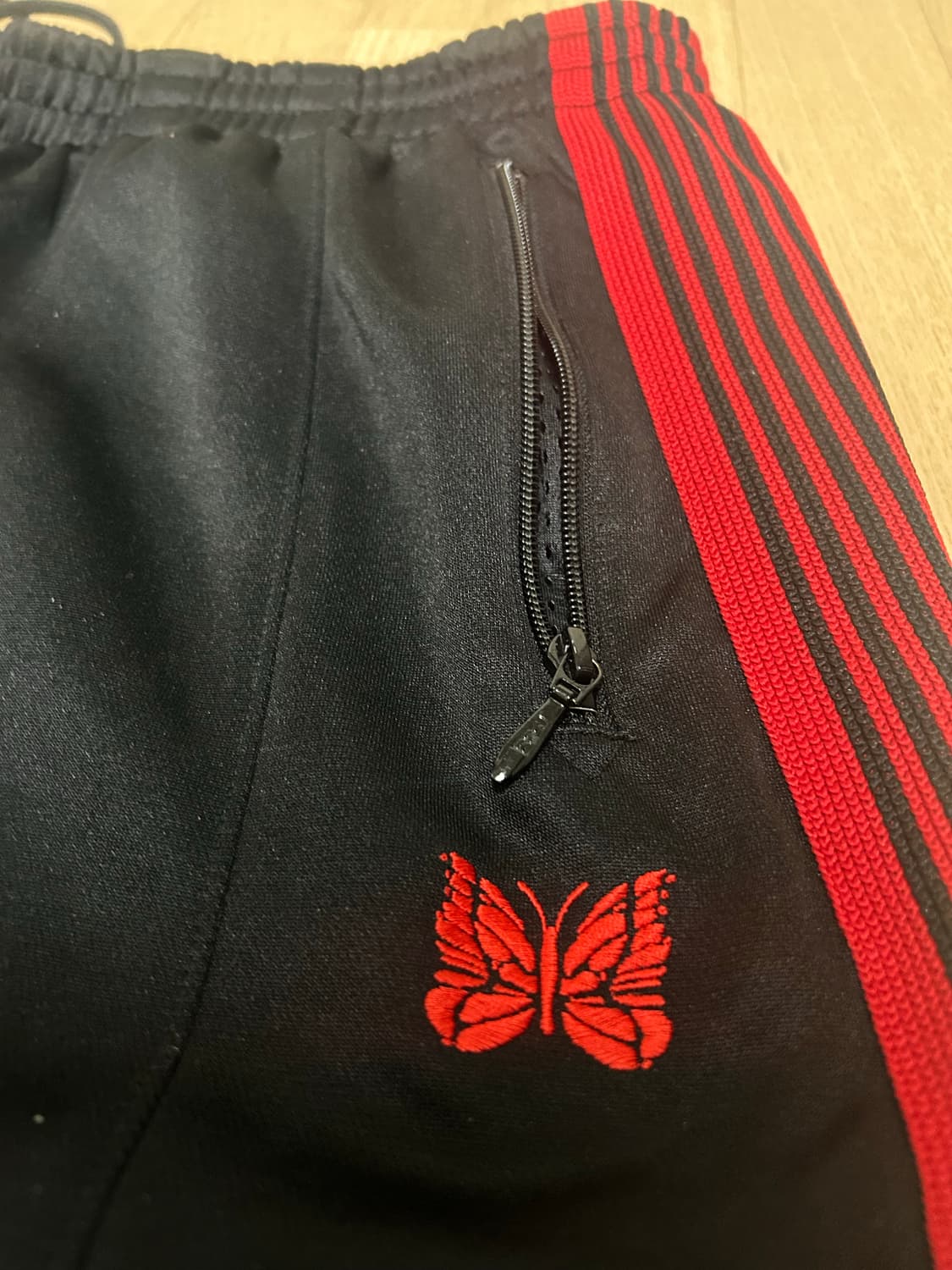 니들스 lhp hd 트랙팬츠 검빨 상품이미지2