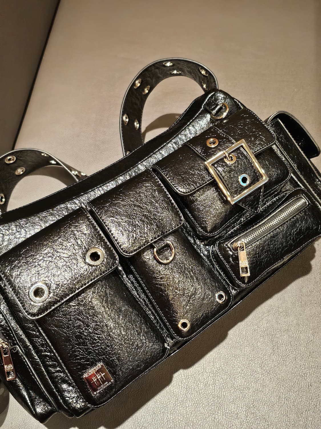 블랙퍼플 포트리스 블랙 숄더백 상품이미지5