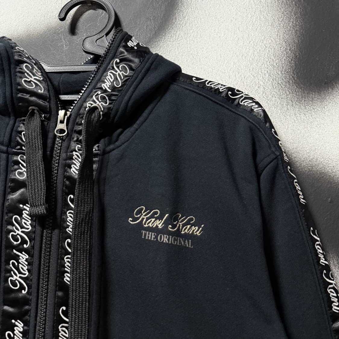 Karl Kani 칼 카니 테이핑 로고 풀 집업 후디 상품이미지3
