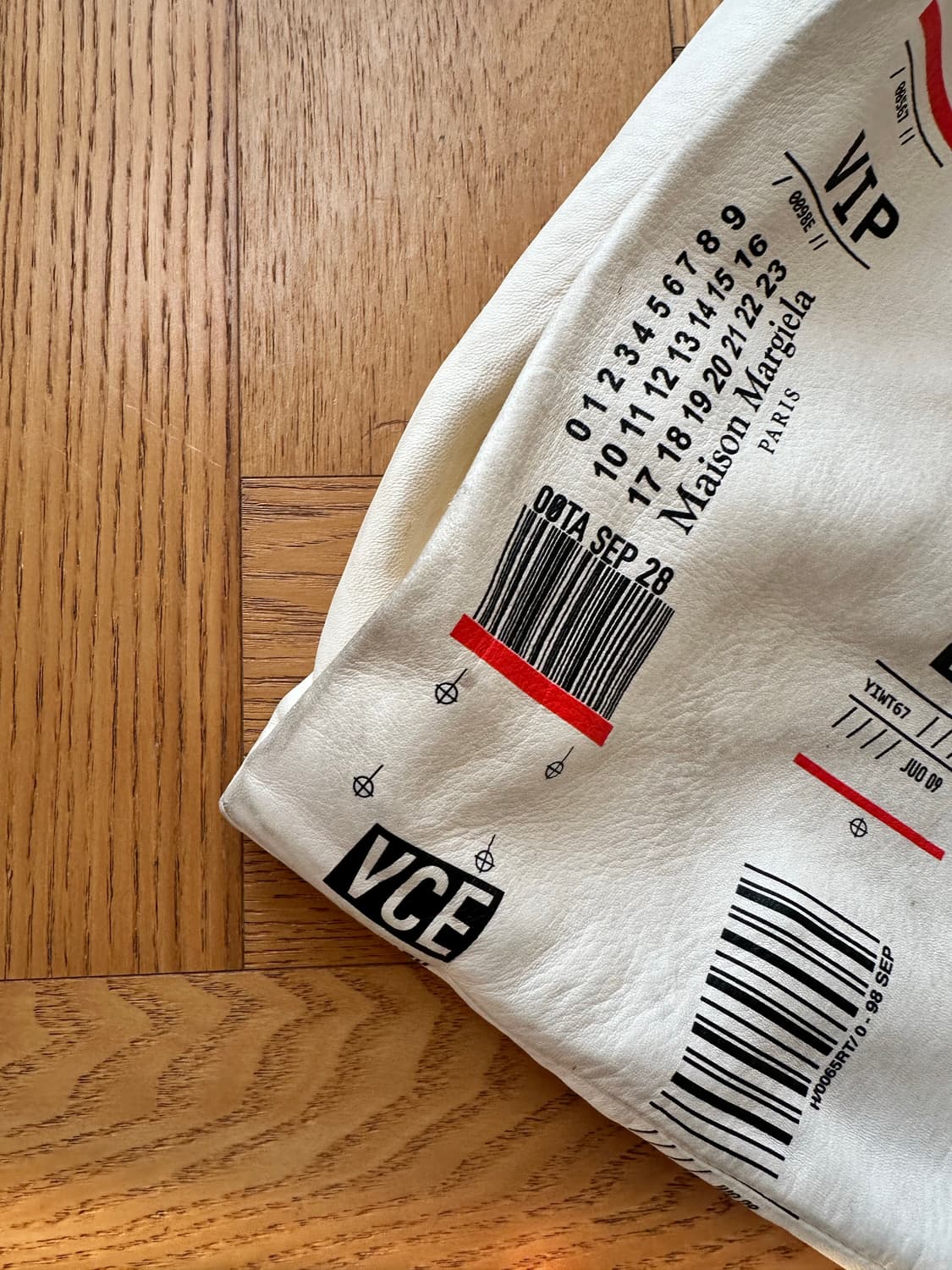 마르지엘라 공항 수하물 프린트 숄더백 상품이미지8