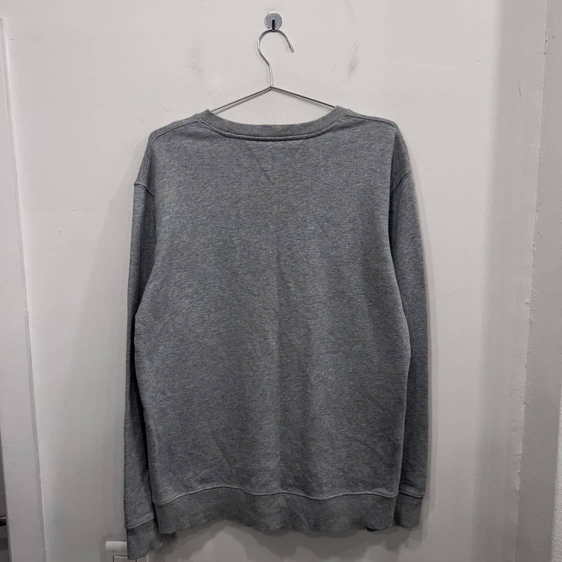 타미힐피거 스몰로고 베이직 라운드 맨투맨 상품이미지5