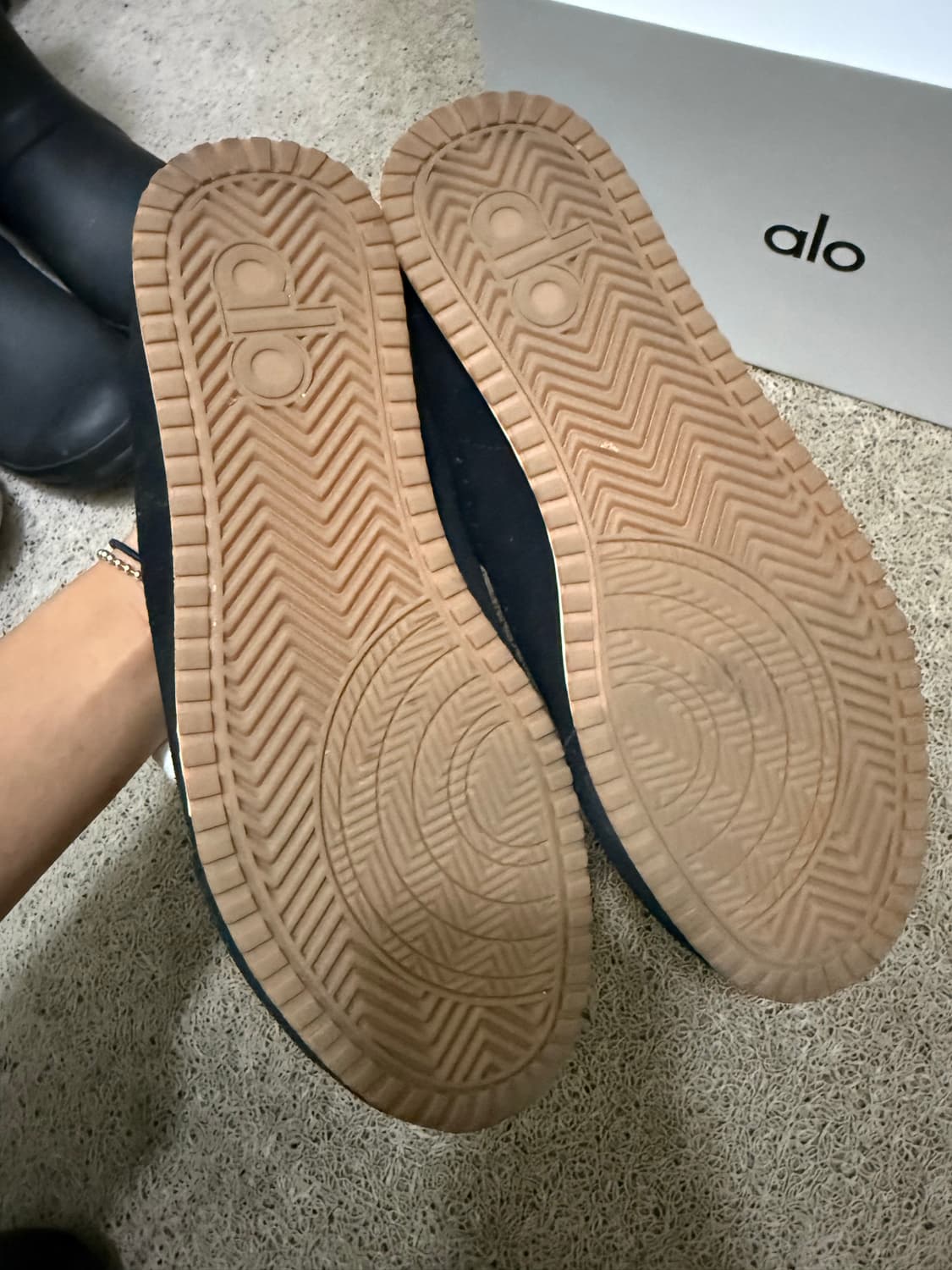 알로 선셋 스니커즈 블랙 235 상품이미지3