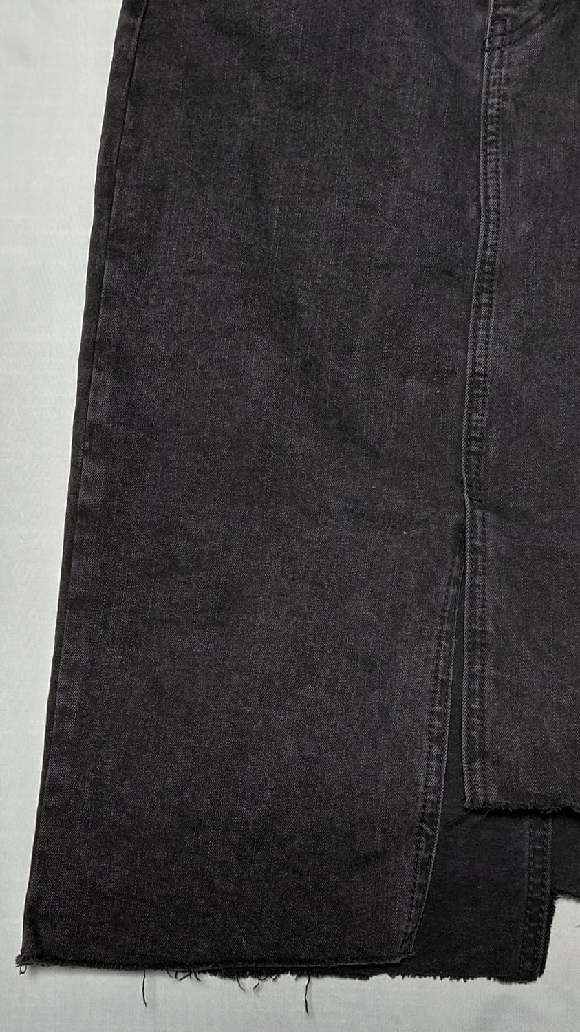 GUESS 블랙 데님 스커트 24 (무료배송) 상품이미지4