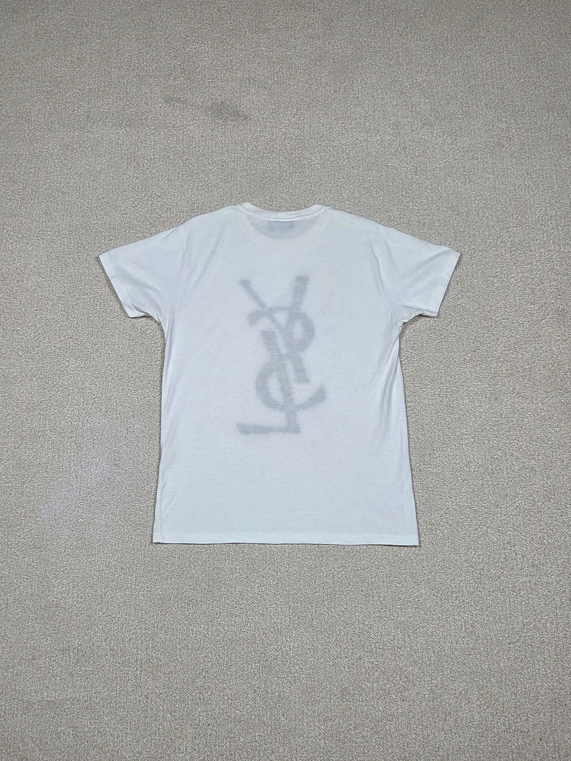 [입생로랑] YSL 카산드르 울 플로킹 로고 반팔 티셔츠 | S00358 상품이미지7