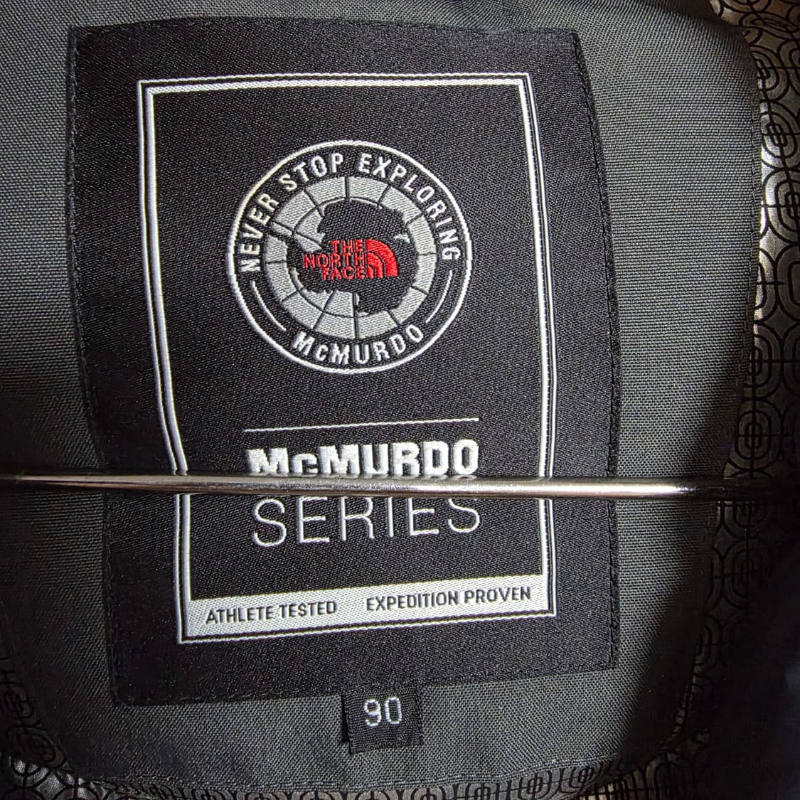 노스페이스 맥머도 시리즈 중기장 다운 파카 (90사이즈/차콜) 상품이미지2