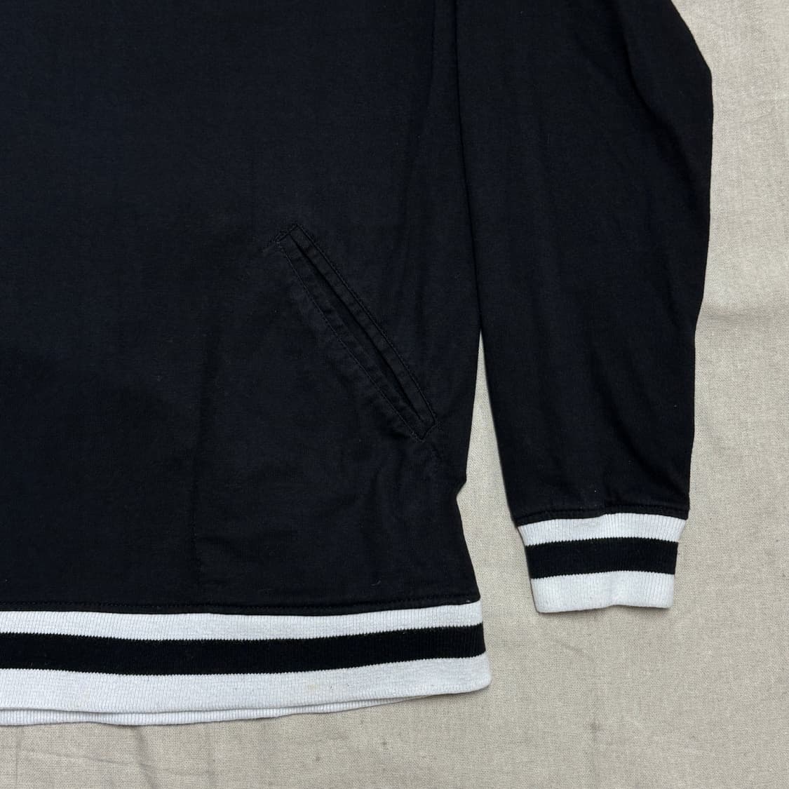 스투시 검흰 럭비 카라티 M 상품이미지3