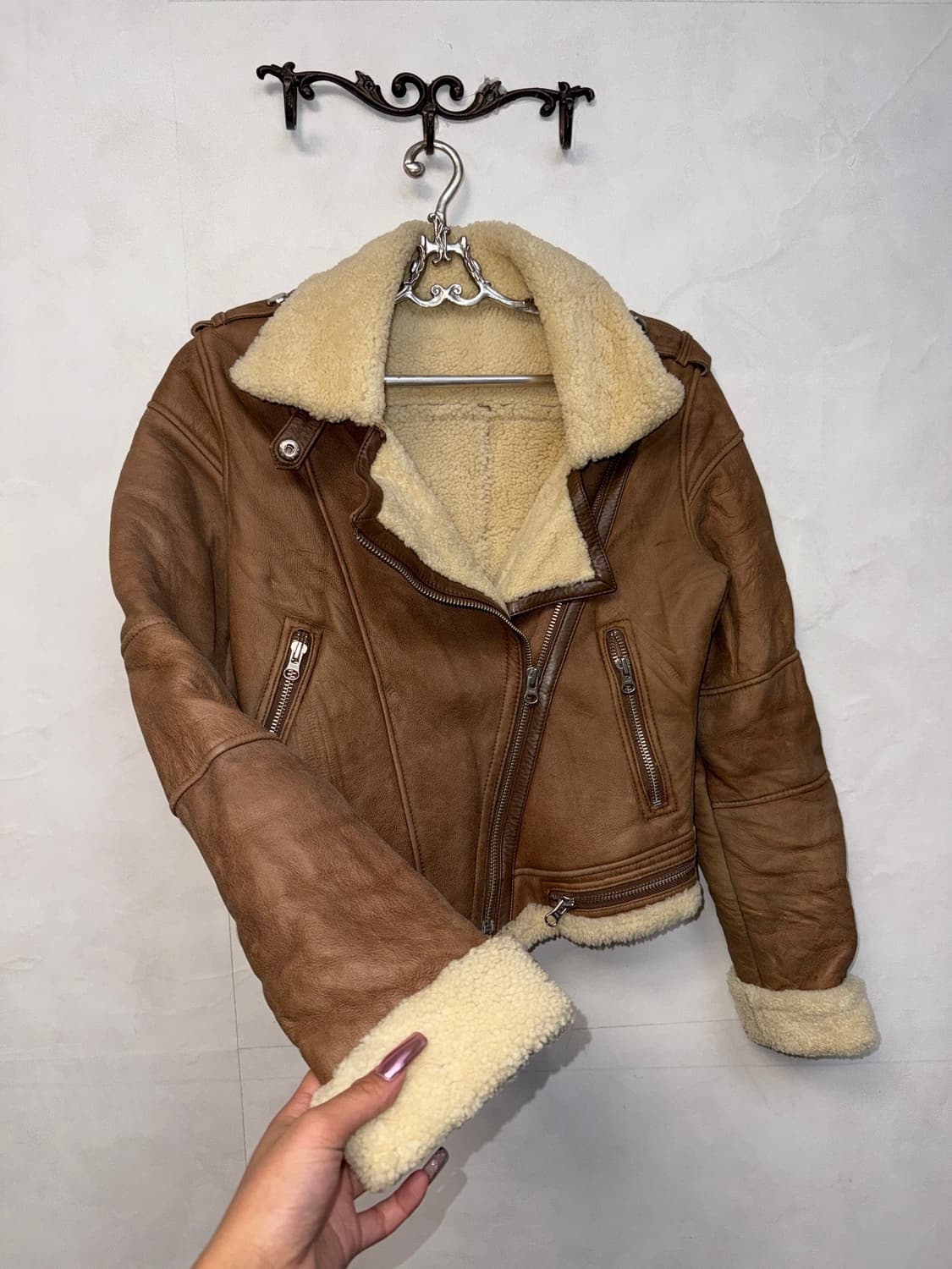 Theguy chestnut lamb skin fur mustang 상품이미지6