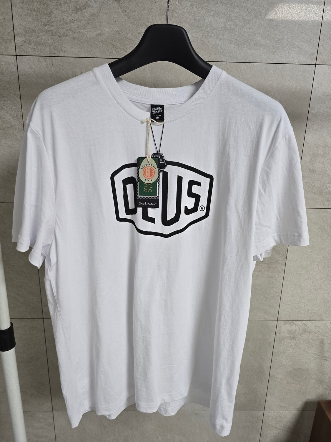 데우스 반팔 XXL 새상품 상품이미지1