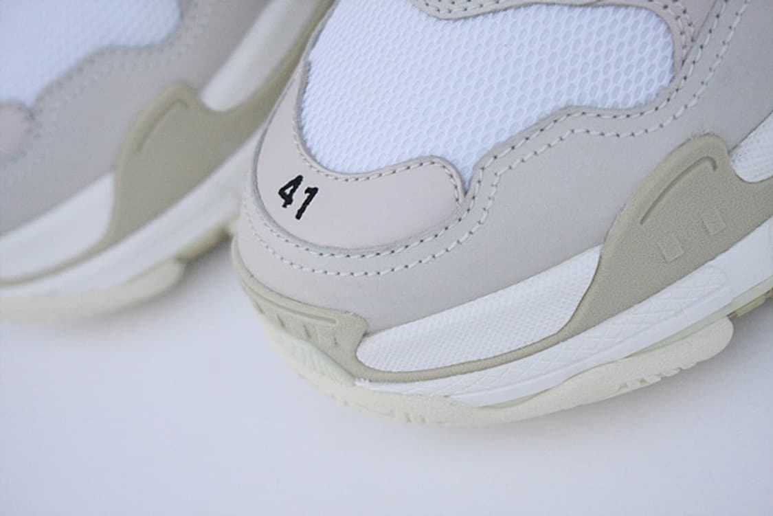 Balenciaga 발렌시아가 트리플S 스니커즈 화이트 단1회착용 신동급 상품이미지3