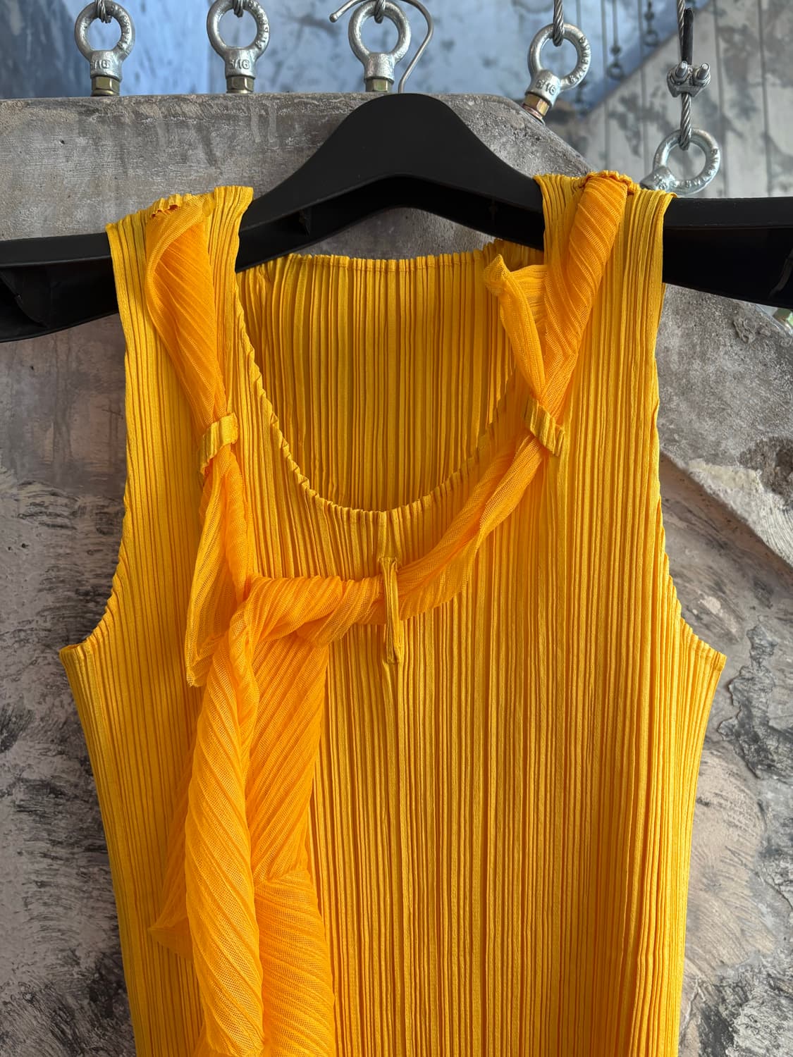 PLEATS PLEASE ISSEY MIYAKE Jaune Top 상품이미지6