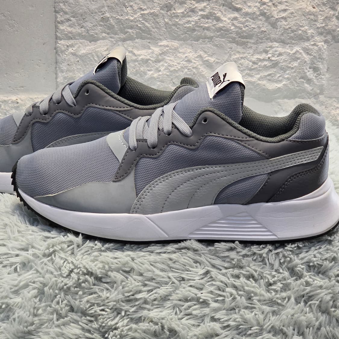 7q-9:푸마 런닝 스타일 메쉬레더 조합 스니커즈(240)-거의새거 상품이미지2