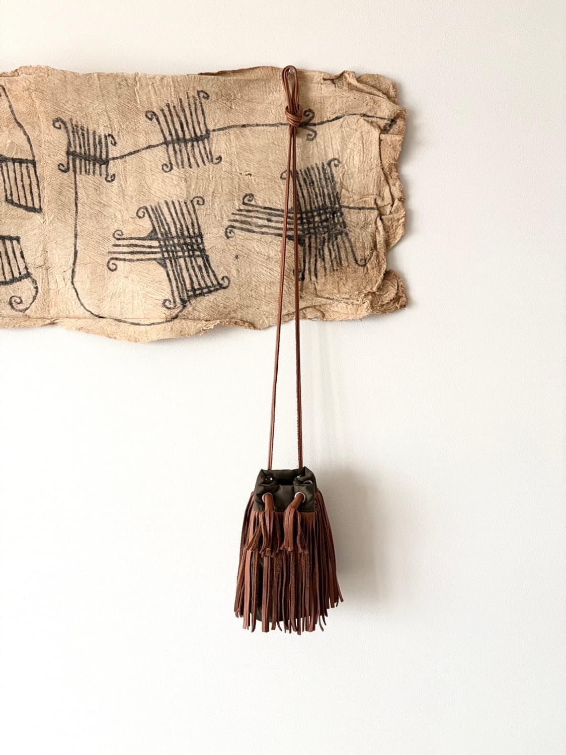 [hobo] cow leather fringe drawstring bag 상품이미지4