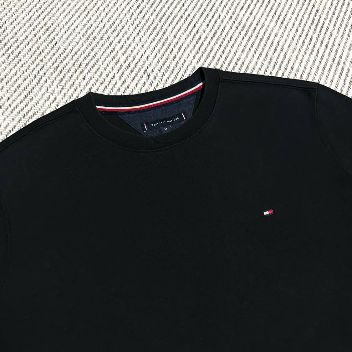 [M] Tommy 타미힐피거 베이직 블랙 라운드 맨투맨 상품이미지2