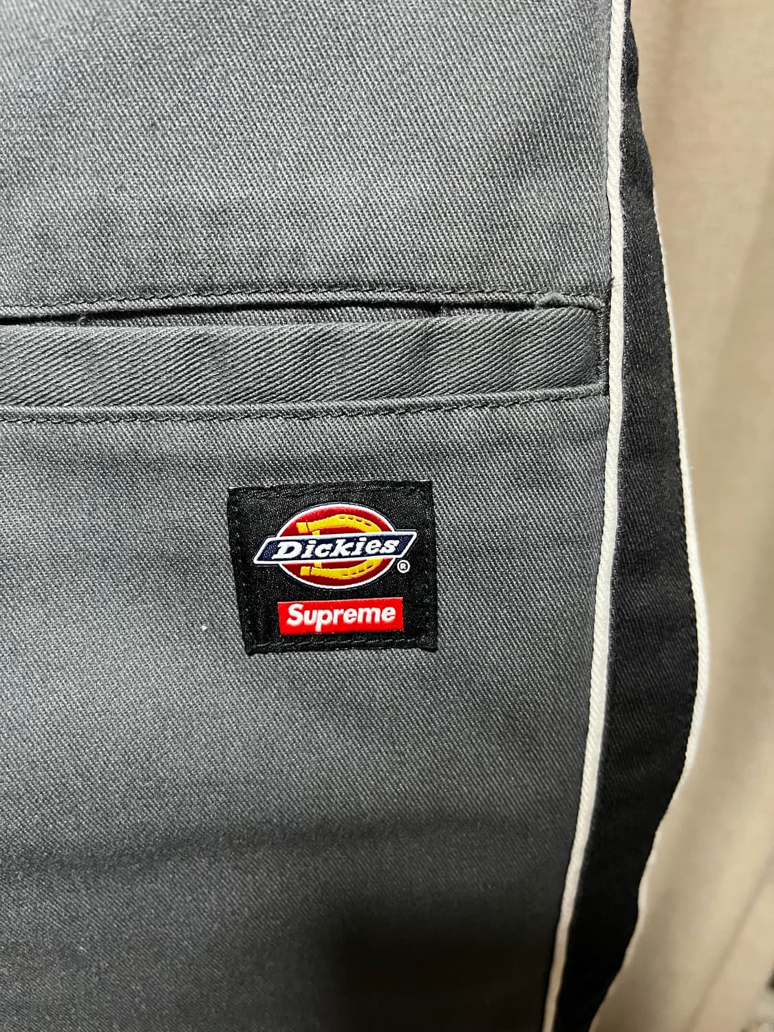 슈프림 X 디키즈 스트라이프 874 워크 팬츠 차콜 supreme 상품이미지7