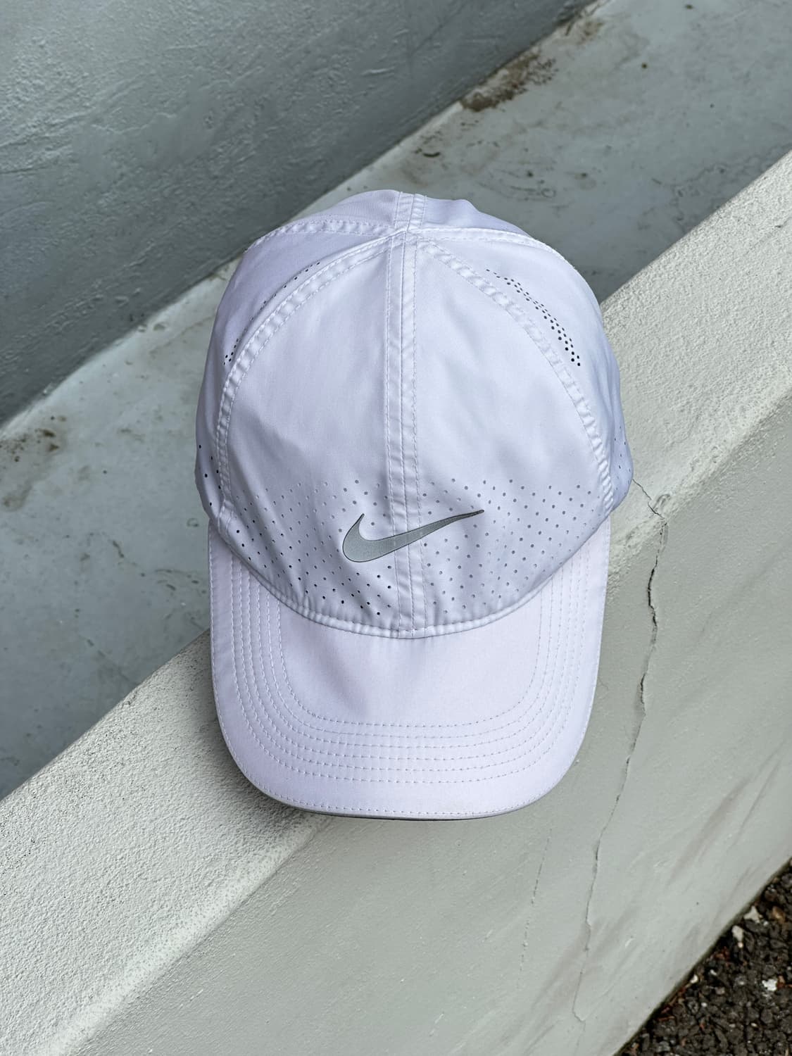 [F] 나이키 로고 화이트 러닝 볼캡 모자 상품이미지1