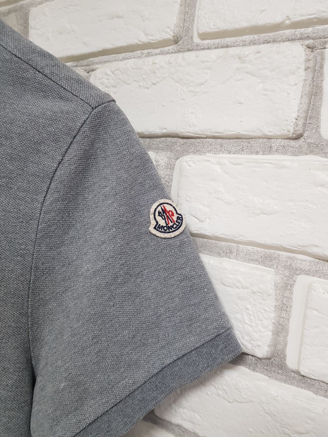 [m/남95/정품] 몽클레어 폴로티 그레이 상품이미지3