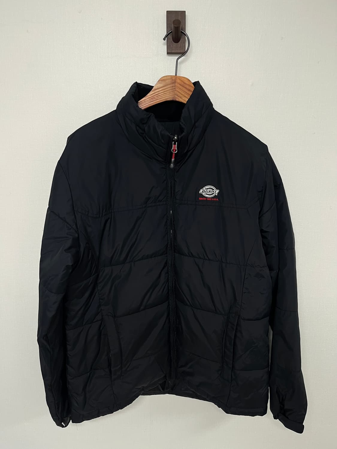 [L] 디키즈 베이직 USA 레드 로고 경량 패딩 상품이미지1