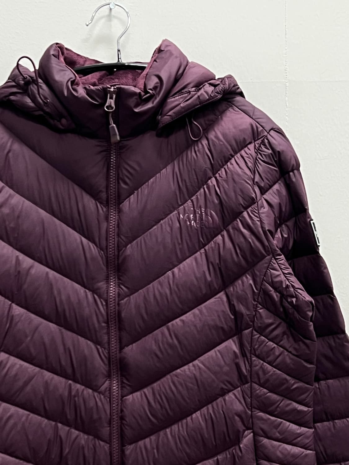 노스페이스 우먼스 구스다운 경량 롱 패딩 버건디 상품이미지3