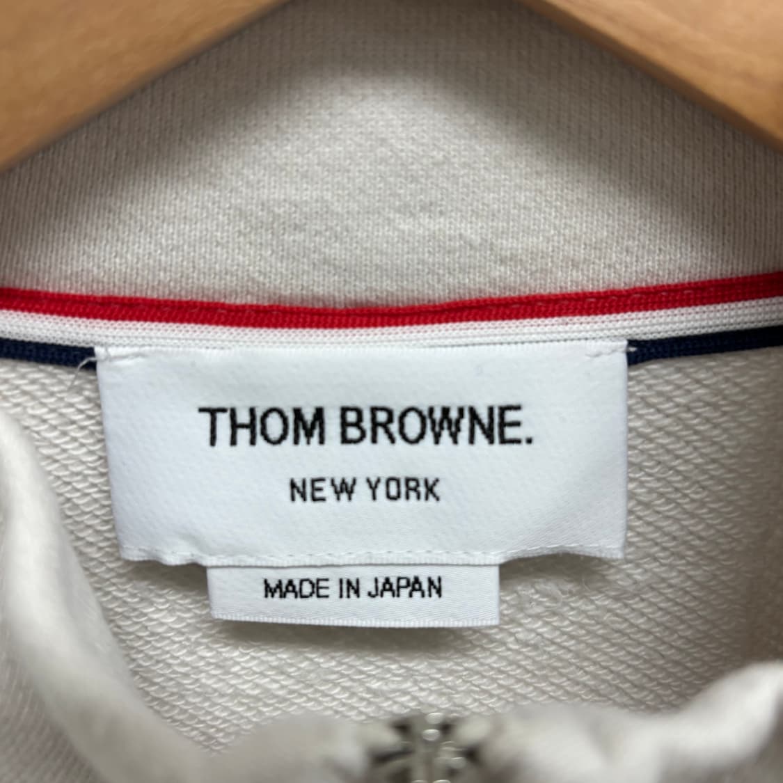 [1]톰브라운 사선완장 하프 맨투맨 상품이미지4