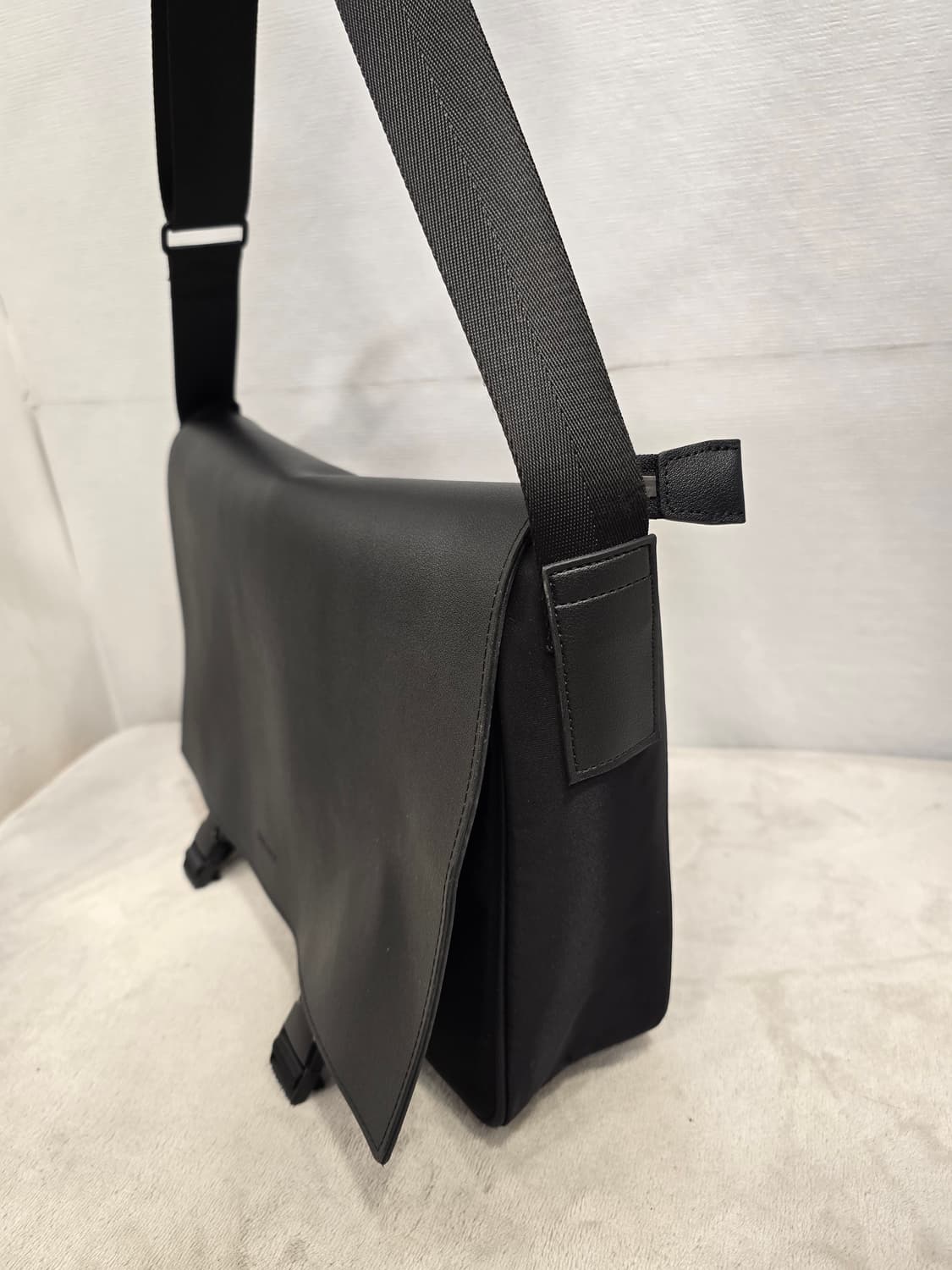 퀄팩 커렌트 레귤러 메신저백 숄더백 크로스백 블랙 상품이미지5