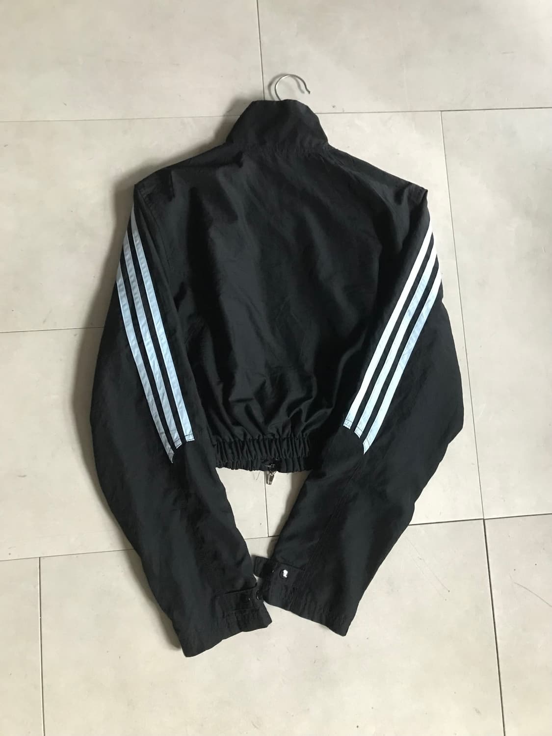 아디다스 블랙 연하늘 크롭 투웨이 바람막이 상품이미지9