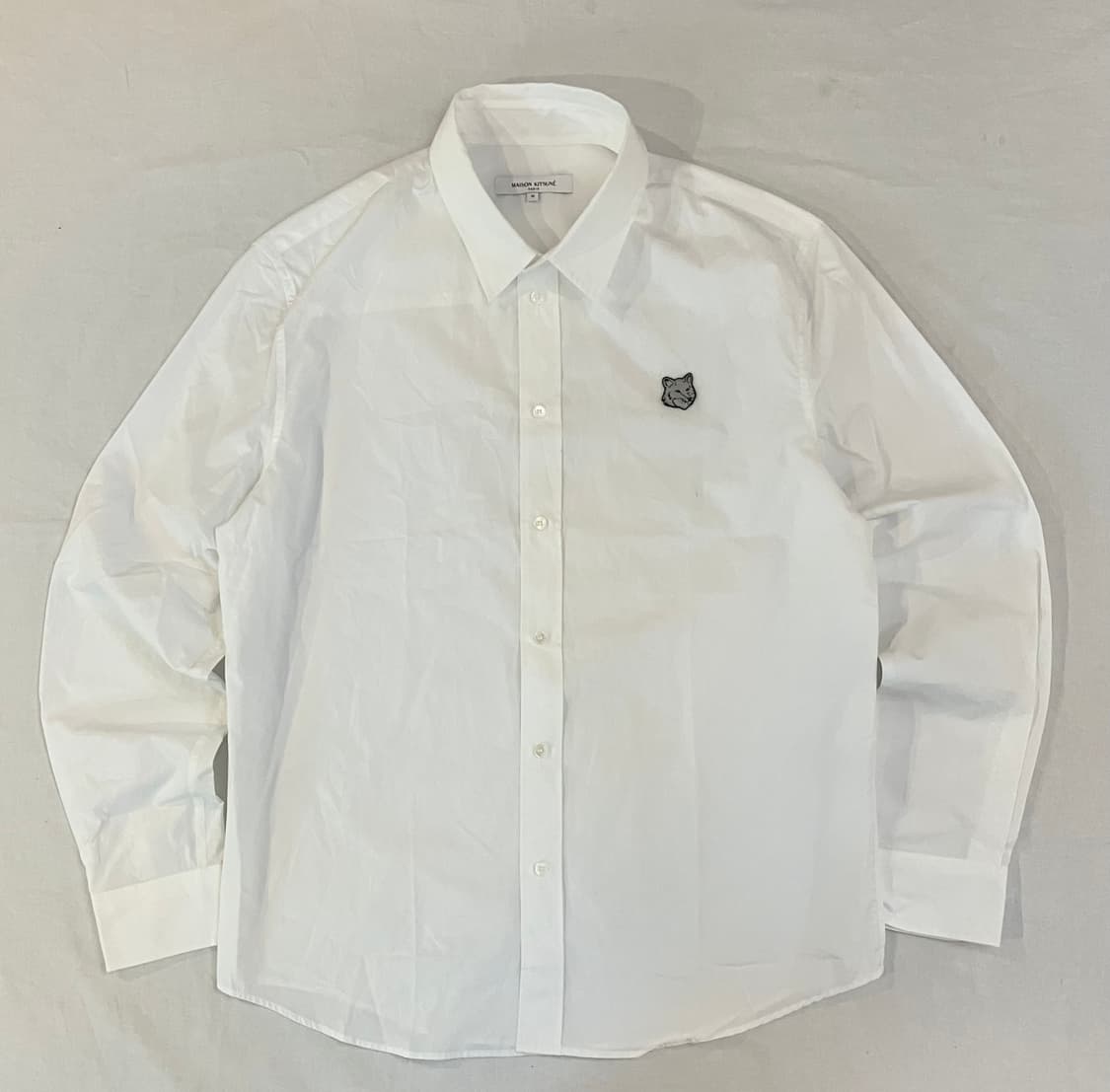 24FW 메종키츠네 볼드 폭스헤드 화이트 셔츠 상품이미지1