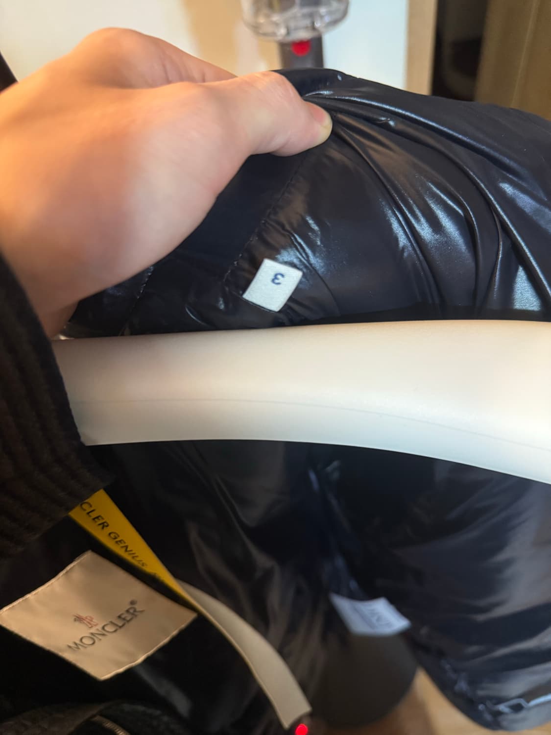 몽클레어 알릭스 알몬드 패딩 3사이즈 상품이미지8