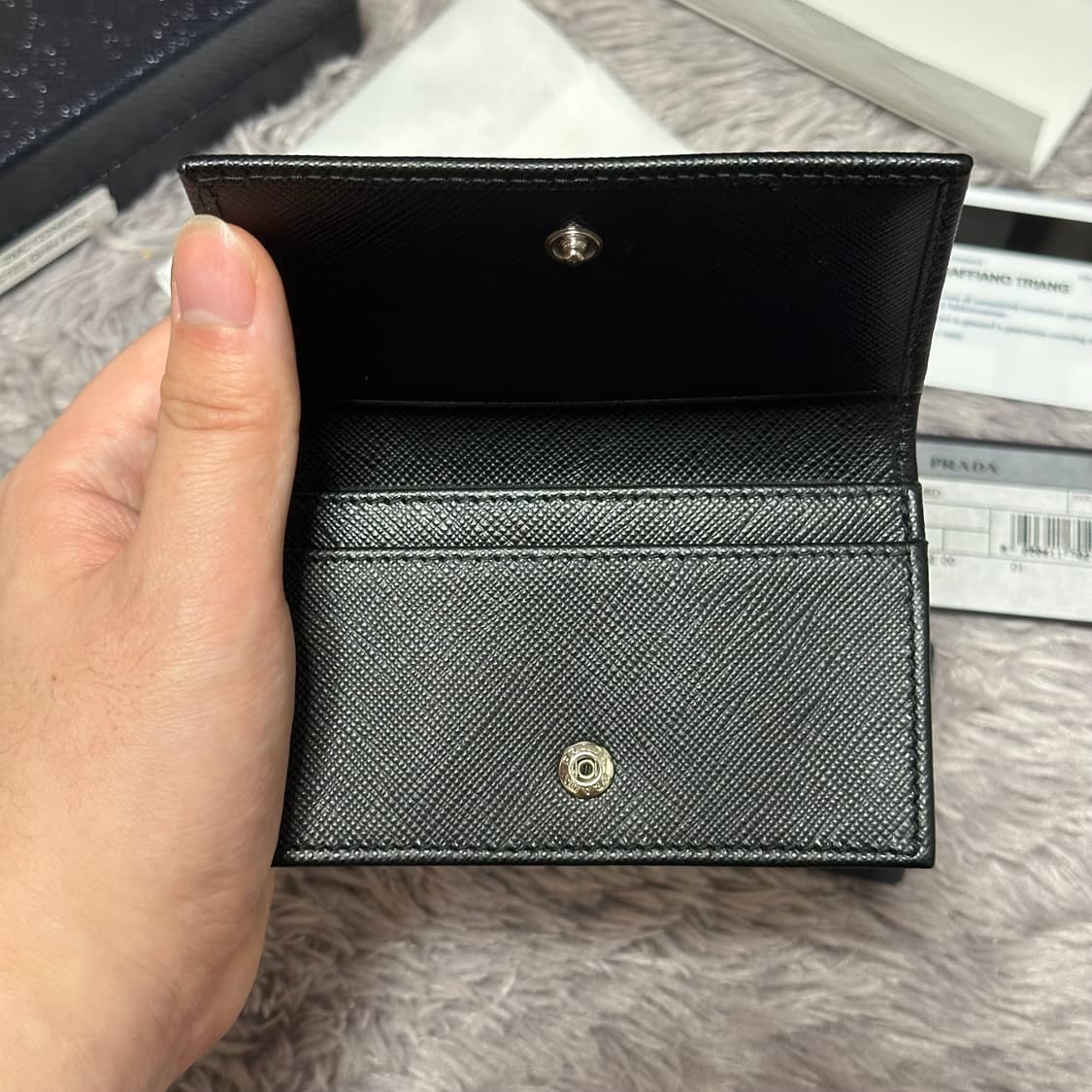[미사용/새상품] 프라다 사피아노 삼각로고 카드지갑 블랙 상품이미지4