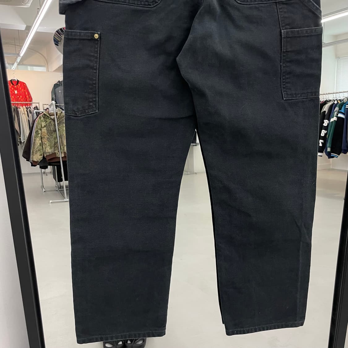 칼하트 OG 더블니 카펜터 덕캔버스 페이딩 워크팬츠 블랙 상품이미지5