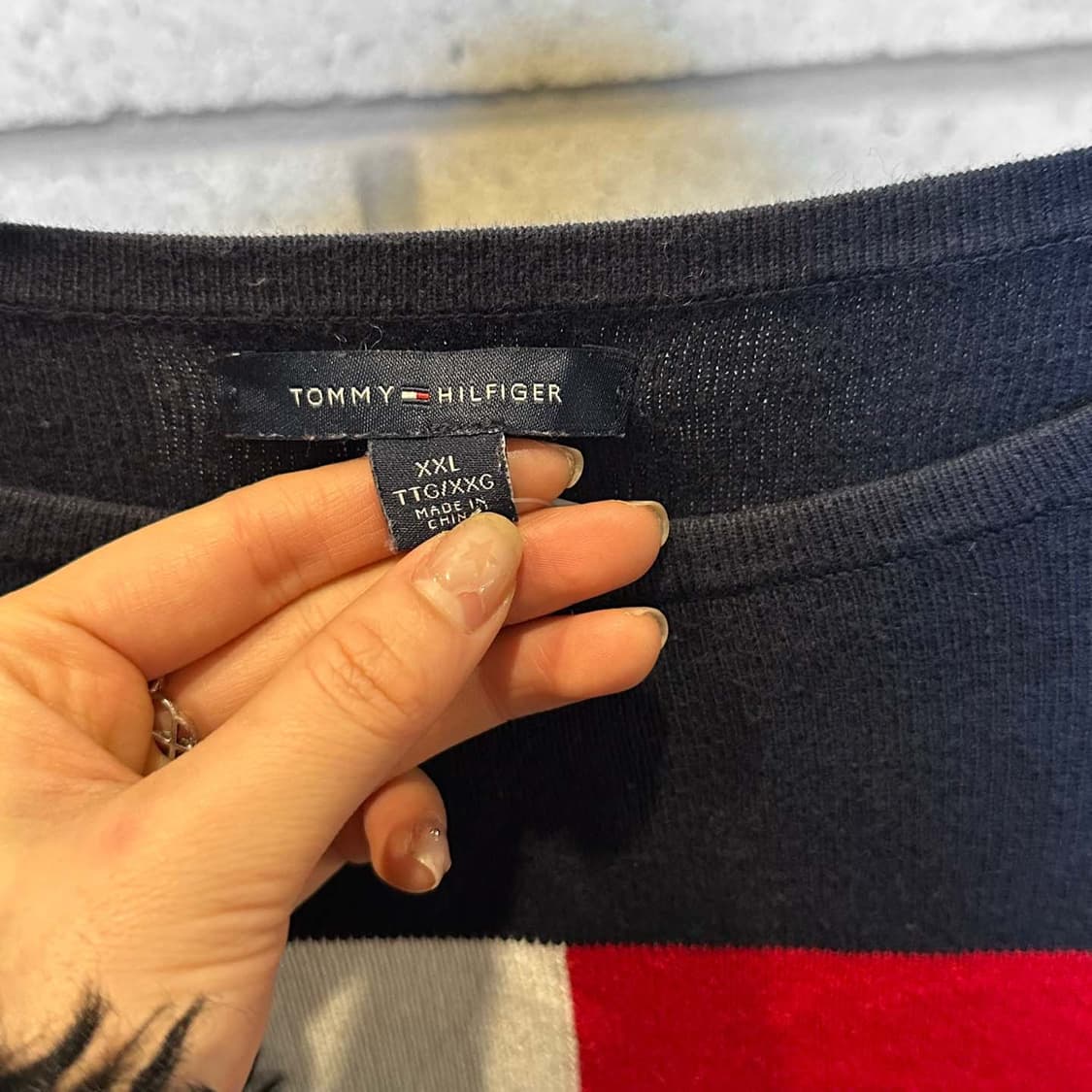 타미힐피거 니트 라운드넥 앞면 배색 디테일 네이비 상품이미지6