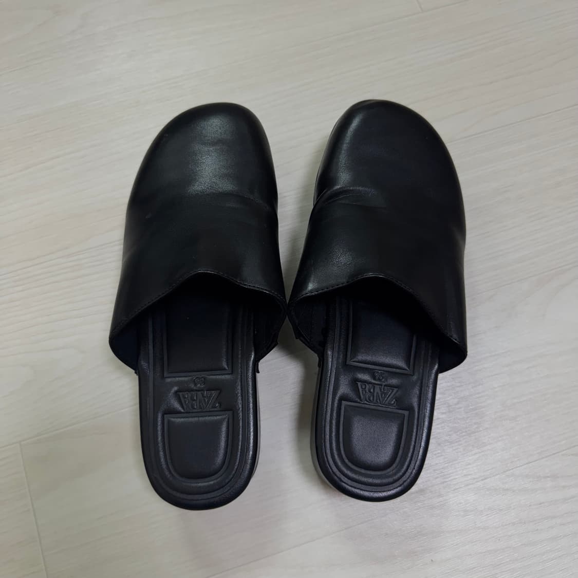 자라 스터드 클로그 블랙 36 235 상품이미지3