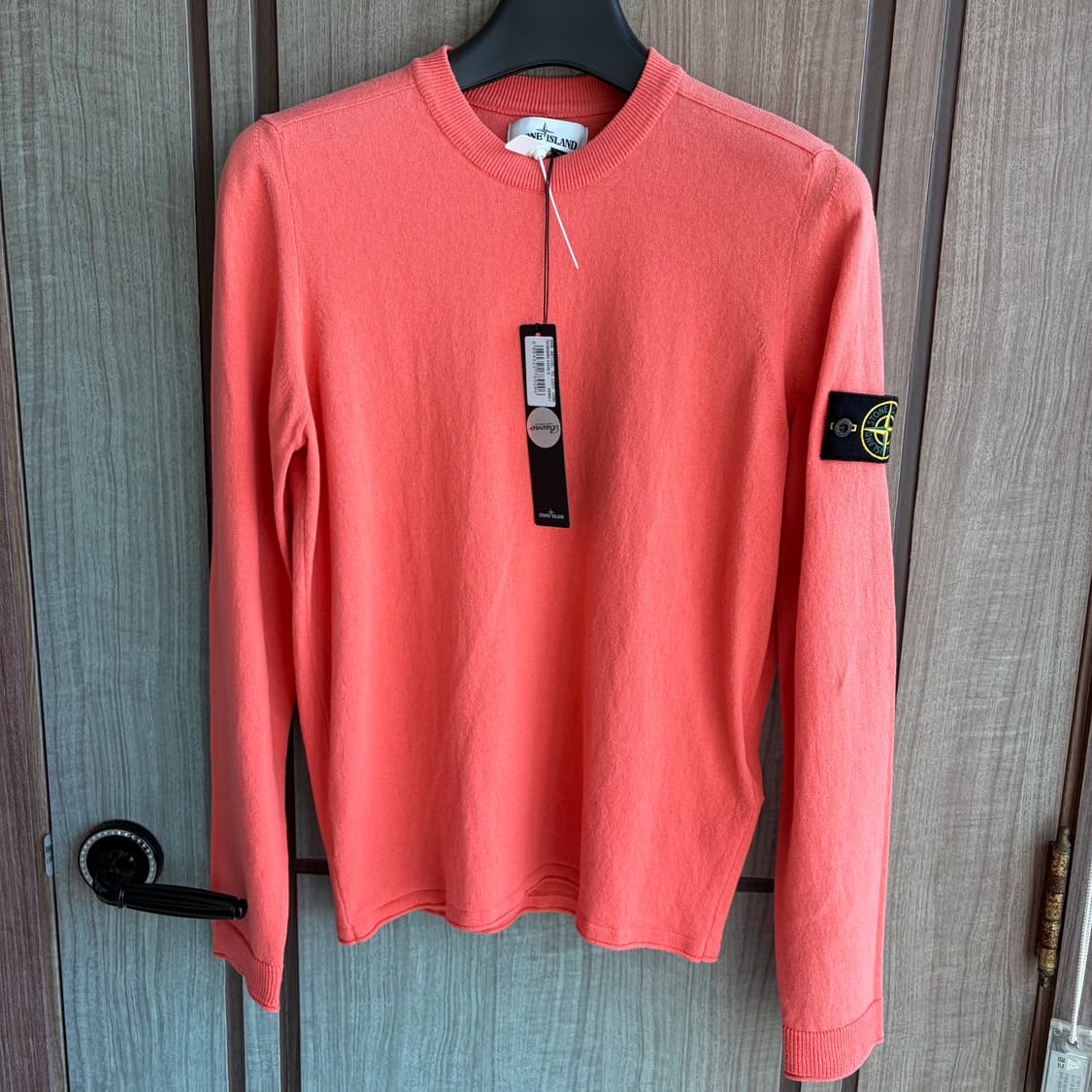 새상품(S)스톤아일랜드 와펜 패치 크루넥 니트 코랄 상품이미지2