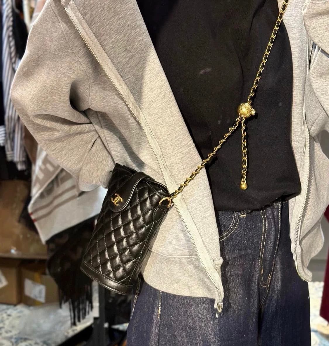 샤넬 뷰티 골드볼 체인 크로스백 상품이미지2