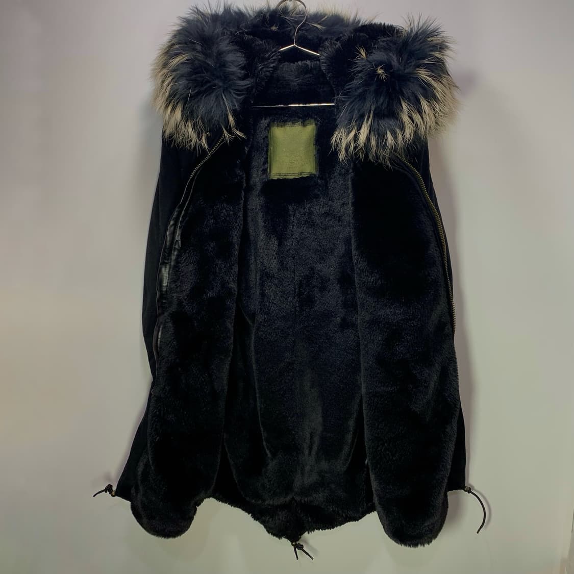 미스터앤미세스퍼 블랙 블랙폭스퍼 풀바디 야상 상품이미지1