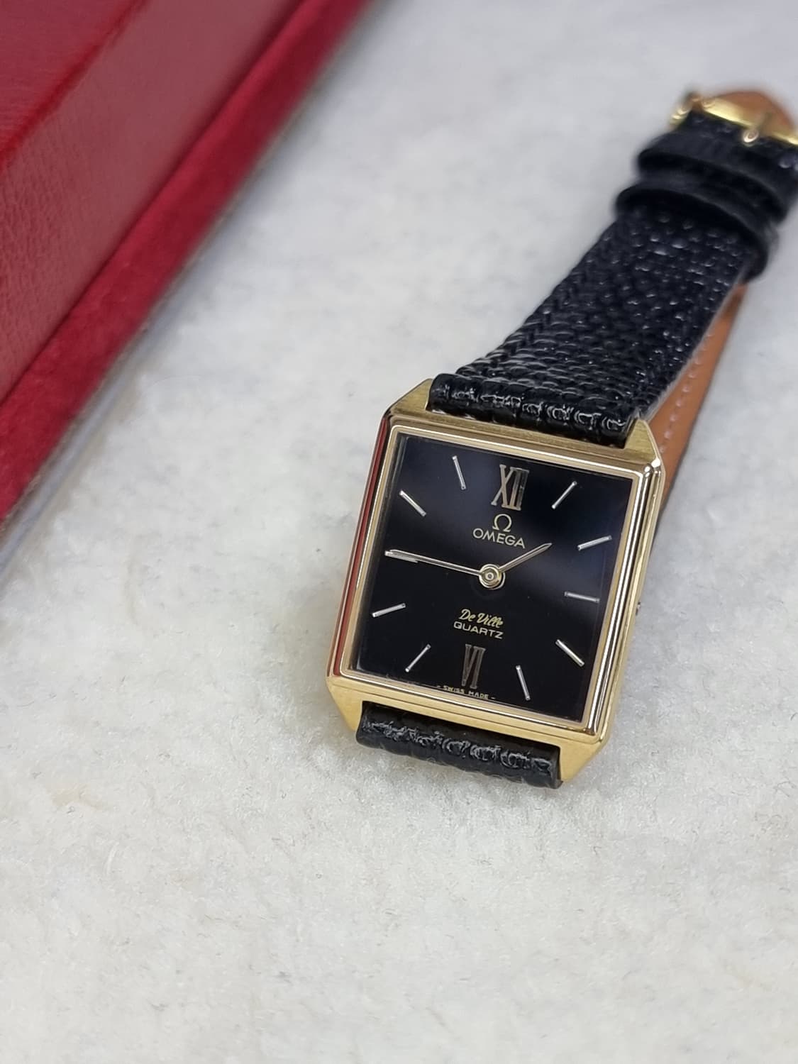 오메가 드빌 탱크 블랙 다이얼 쿼츠 여성용 시계 상품이미지3