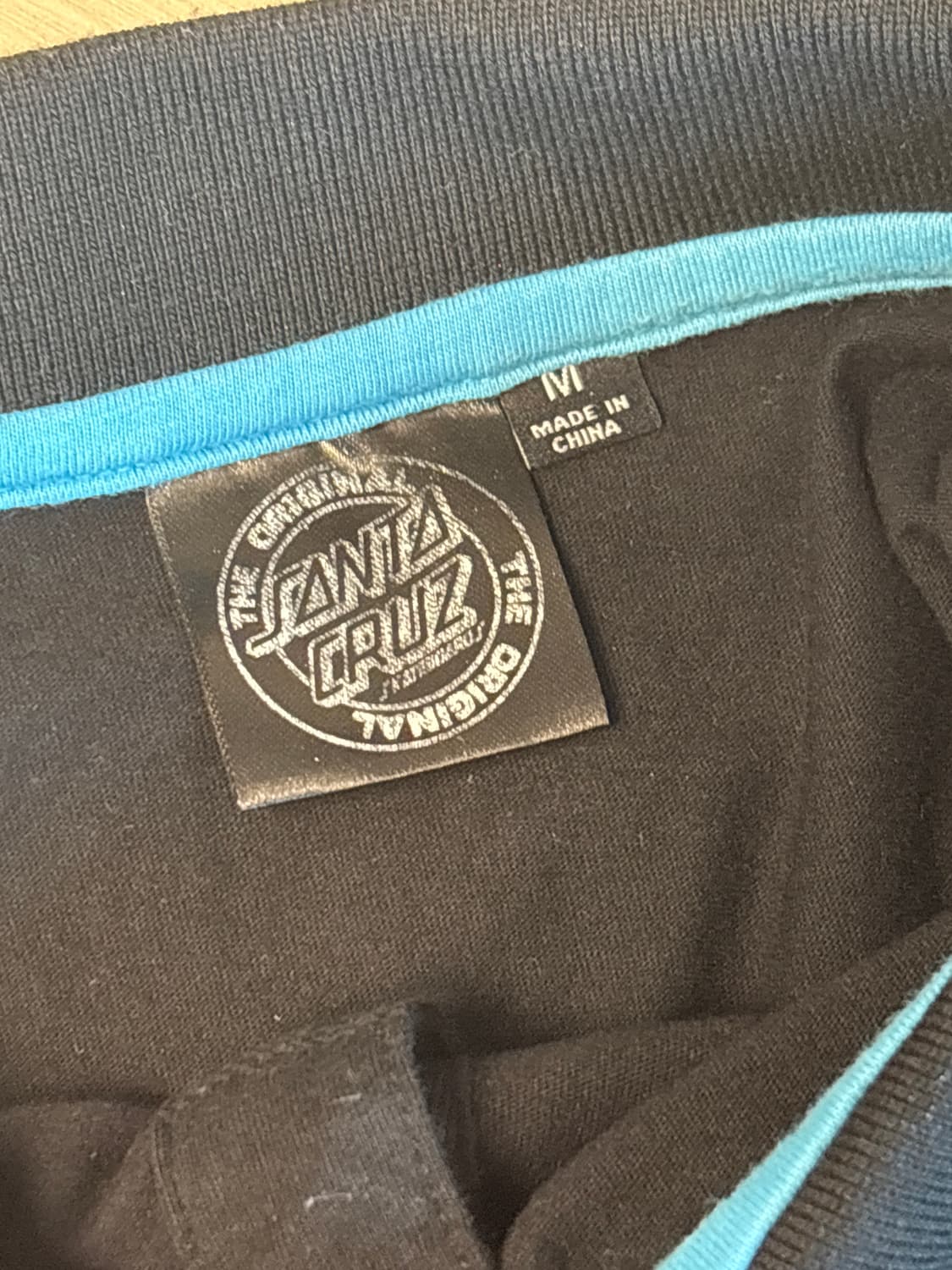 산타크루즈 카라 반팔티 상품이미지2