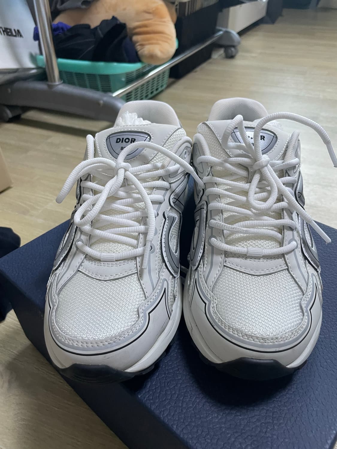 (41사이즈)디올 B30 스니커즈 화이트실버 판매해요 상품이미지2