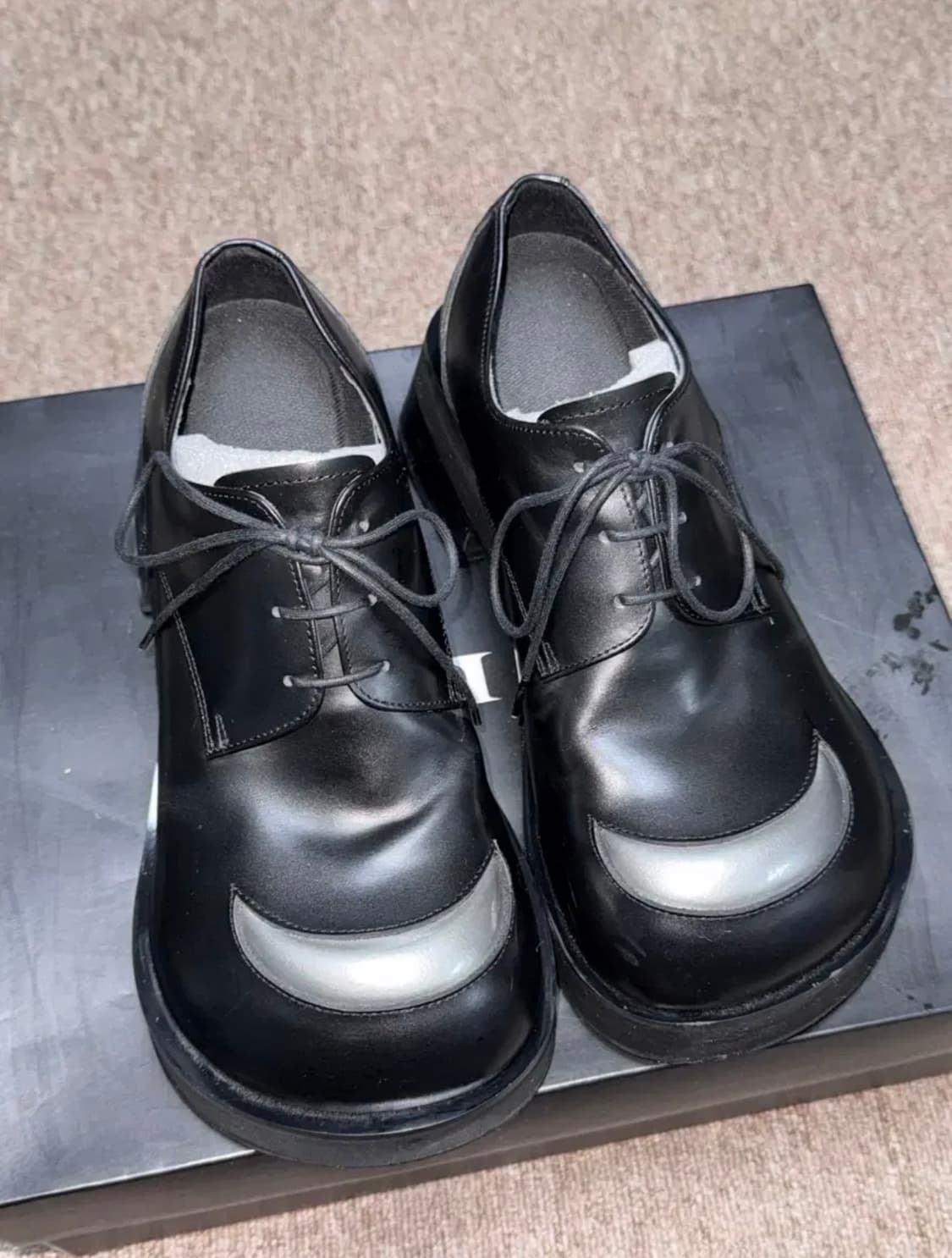 SOULEASURES(쏘유레슈어)의 Ava_black 더비 슈즈 255 상품이미지1