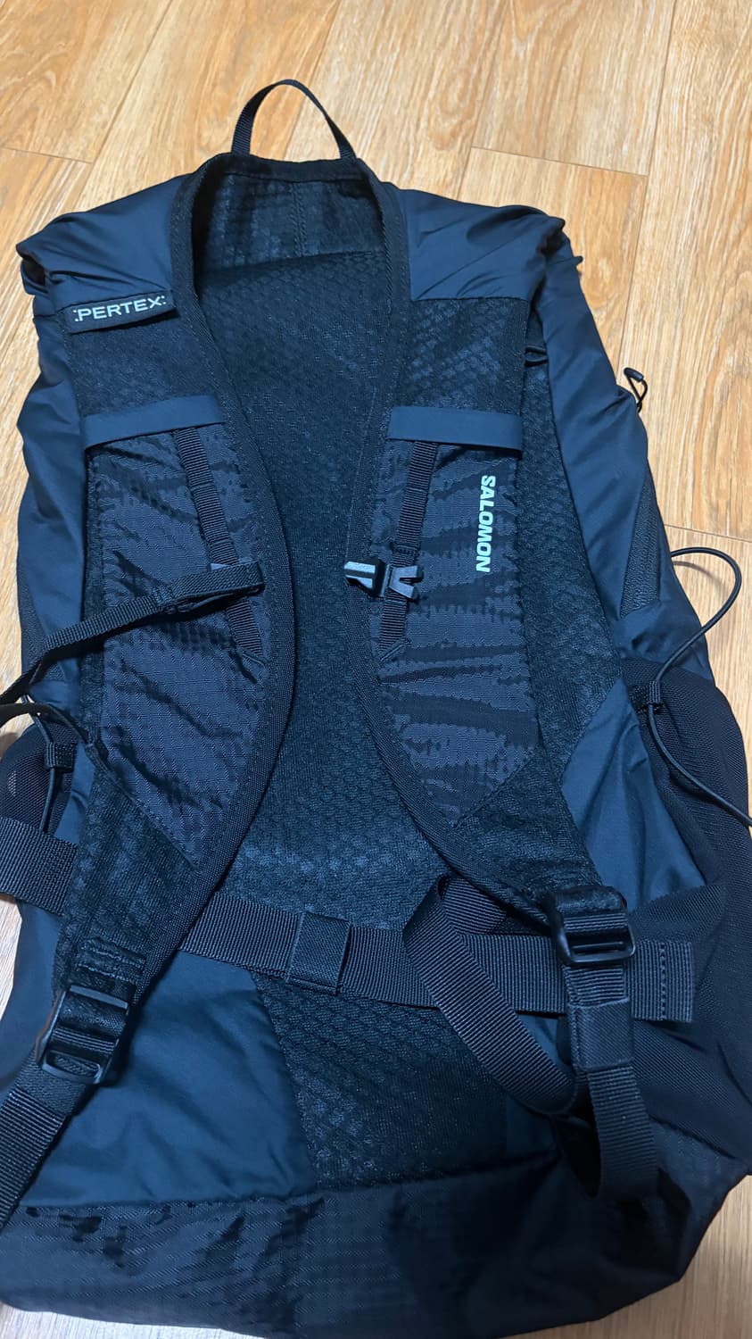 살로몬 PEAK 15 블랙 백팩 상품이미지2