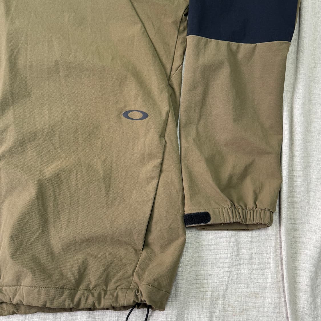 오클리 나일론 카키베이지 바람막이 XXL 상품이미지3