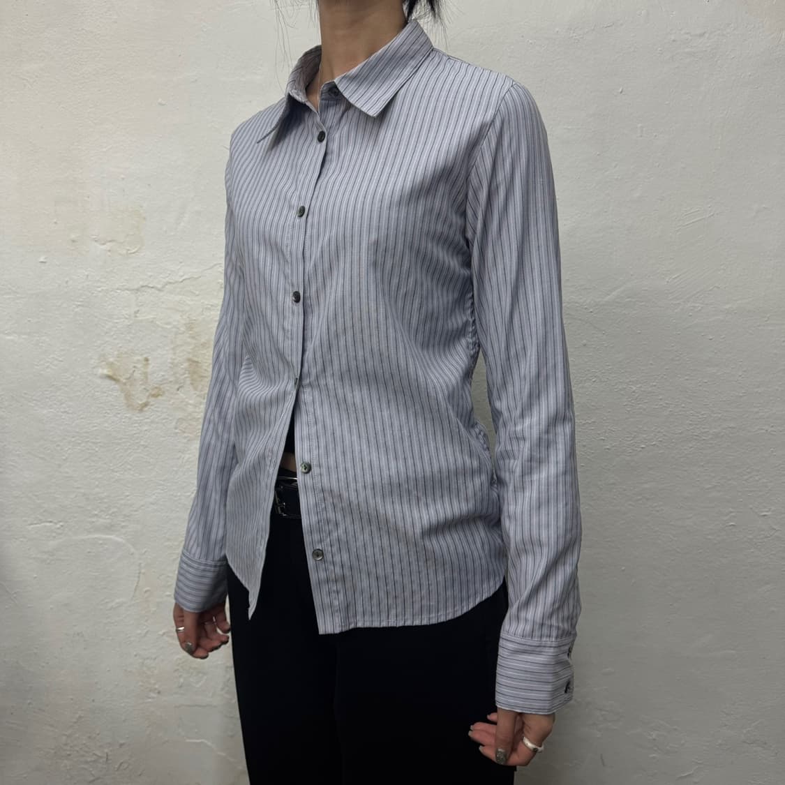 Oriens by 저널스탠다드 블루 스트라이프 코튼 스트랩 셔링 셔츠 상품이미지1