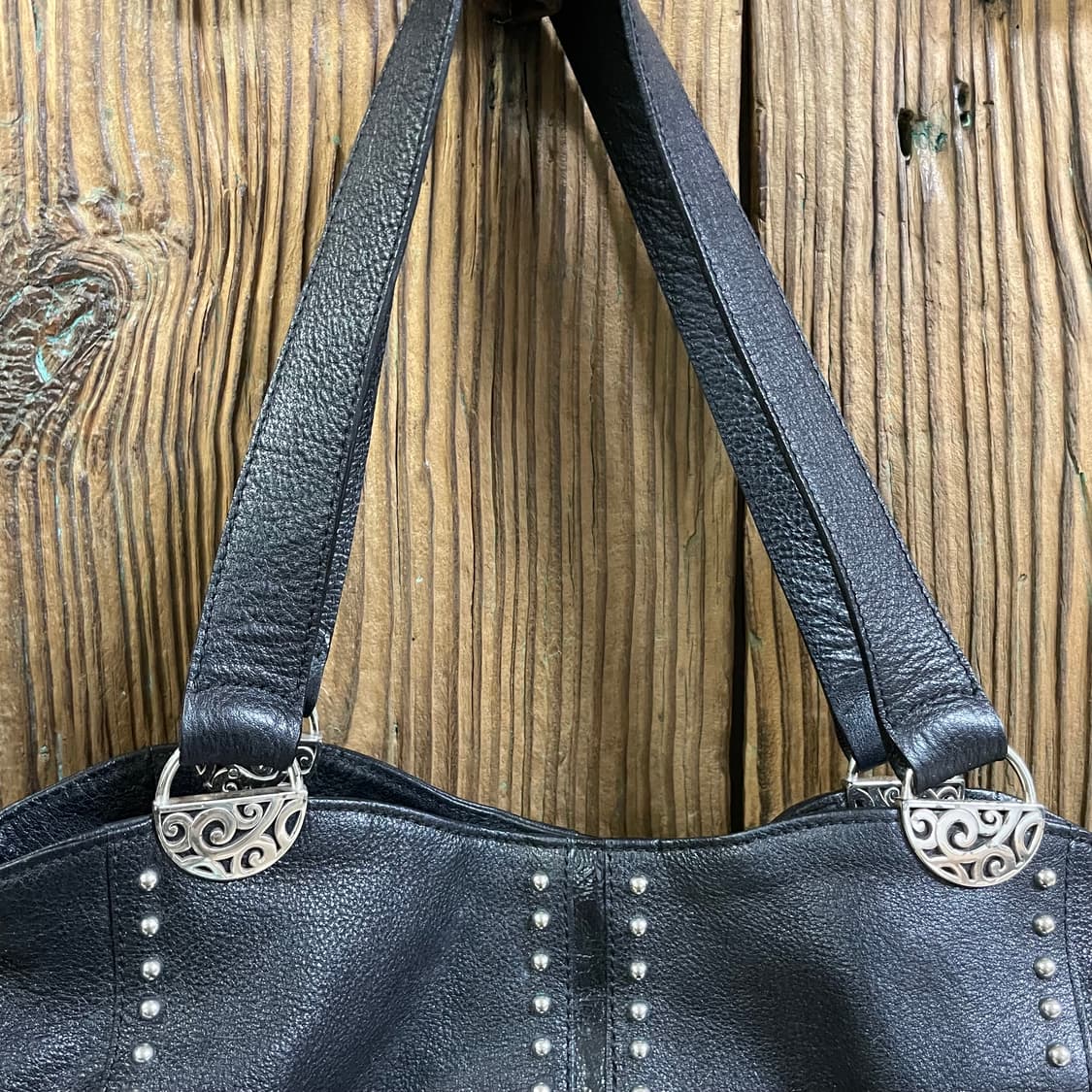 Brighton 블랙 가죽 스터드 숄더백 상품이미지3